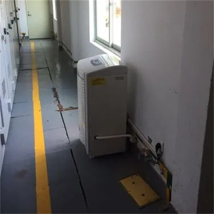 邢台雨季怎解决潮湿？采用杭州井泉环保科技有限公司生产的杭井牌：CFZ-10／S 380V／50Hz 除湿量10kg／h抽湿器来除湿